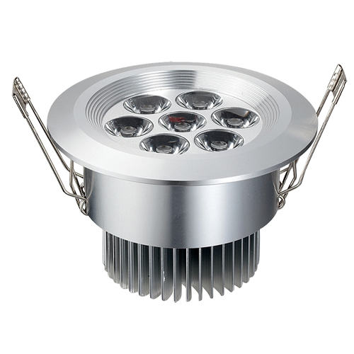 7 Watt LED Recessed Light Fixture - Aimable and Dimmable
